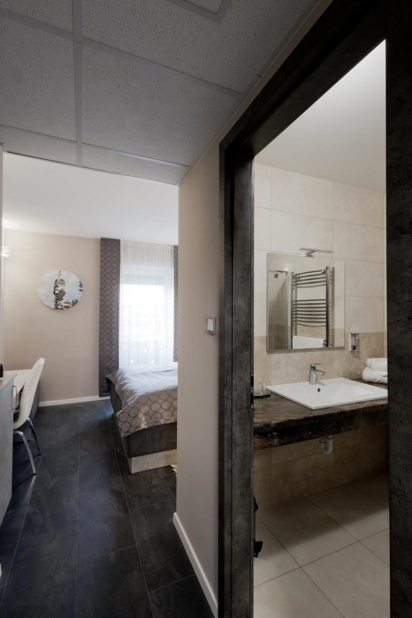 Bubble Hotel Es Rendezvenykoezpont Zalaegerszeg Eksteriør billede